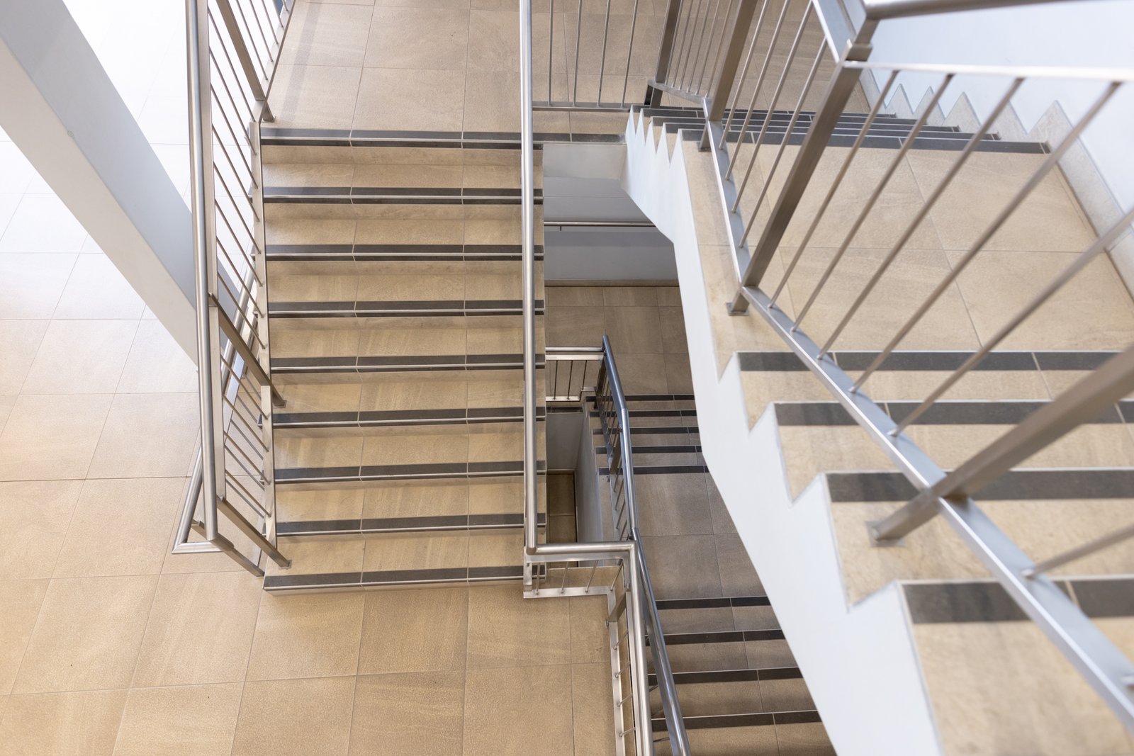 Medical trolleys with stainless casters