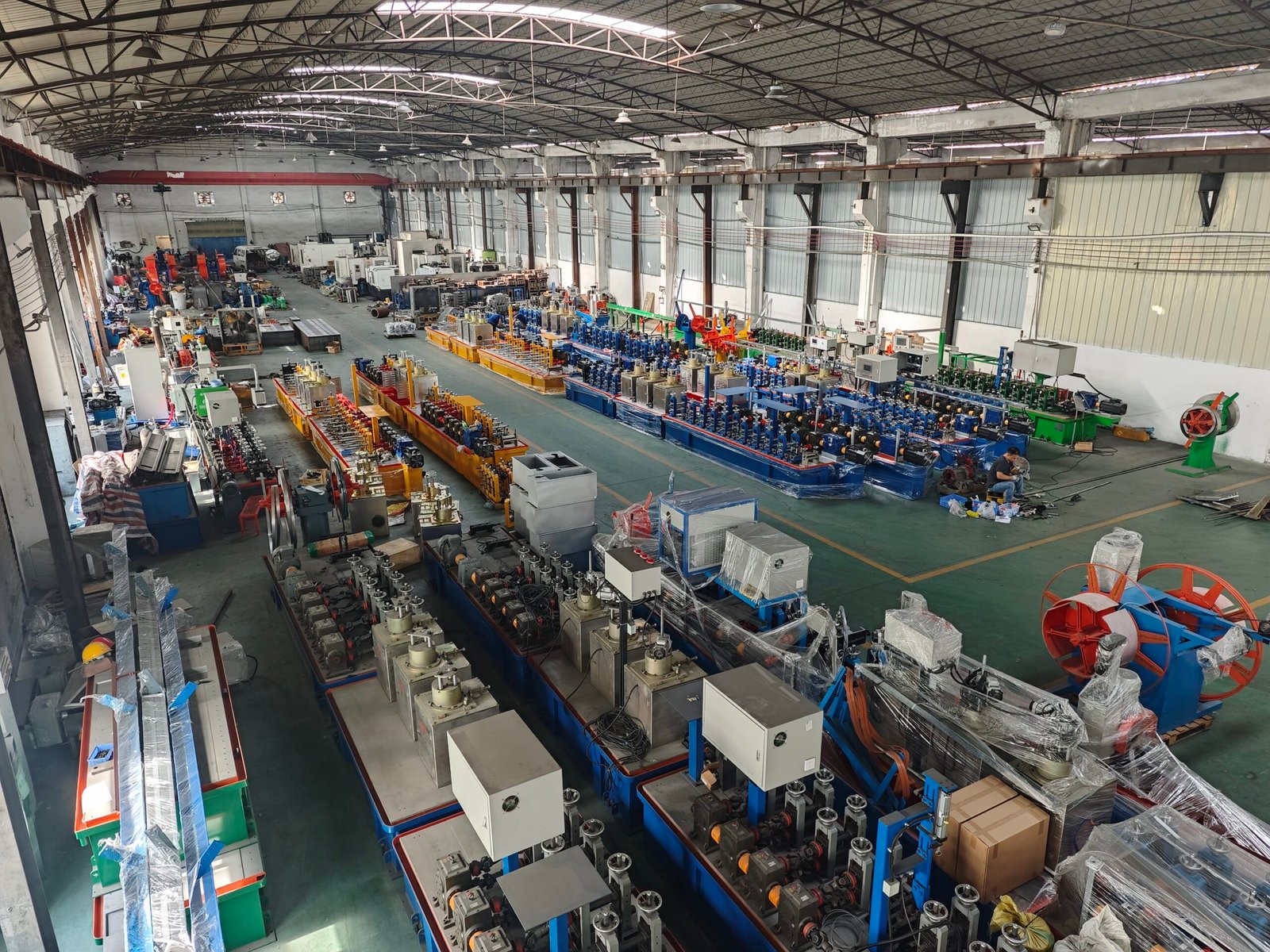 State-of-the-art Manufacturing Facility Original Factory with In-House Production Base - Modern manufacturing facility